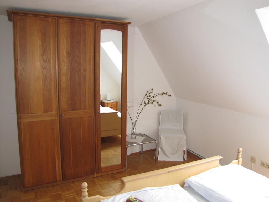 Hof Guttels Waldgasthof Ferienpension Rotenburg an der Fulda Zimmer foto